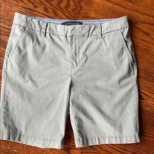 Tommy Hilfiger women’s gray shorts size 6 never worn washed once .,